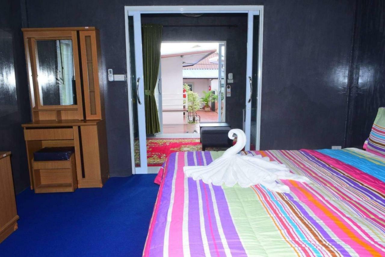 Baan Sabaijai Resort That Phanom Exterior foto
